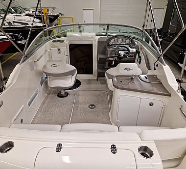 RINKER 230 ECC, cuddy cabin, 2011, Sprzedana