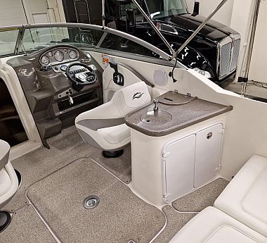 RINKER 230 ECC, cuddy cabin, 2011, Sprzedana