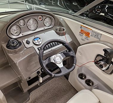 RINKER 230 ECC, cuddy cabin, 2011, Sprzedana